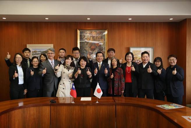 嘉义市赴日参访团拜会日本崎玉县日高市。（嘉义市政府提供／廖素慧嘉市传真）