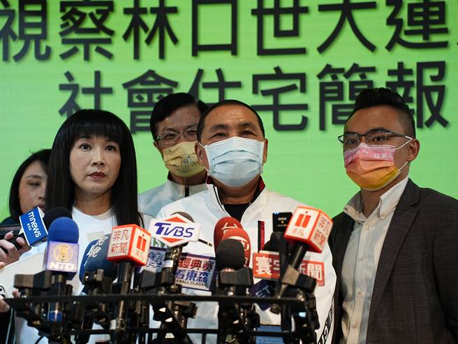 迎接2024选战，国民党主席朱立伦强调自己是总教练，不会上场打击；身为总统参选人热门人选的新北市长侯友宜今(9)日被问及是否会上场打击时，他强调自己每人有自己的角色分工，大家通力合作让国家更安定。(黄敬文摄)