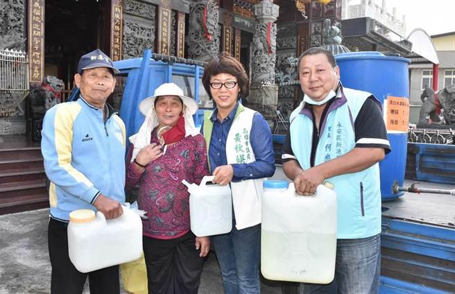 民进党中执会8日讨论2024大选立委提名，宣示不建议现任议员参与2024立委选举，对此，黄秋媖表示尊重，但应让民意做出选择。（本报资料照片）