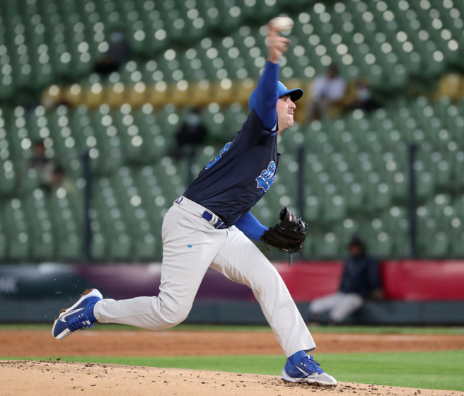 义大利推出「黑暗骑士」哈维先发对阵古巴。（郑任南摄）