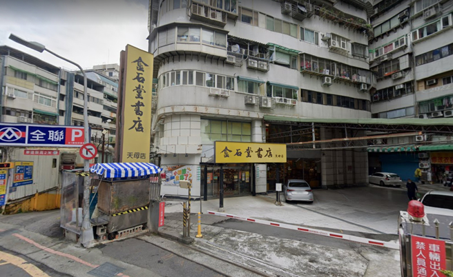 一名外送员不满天母老公寓太多，楼梯要爬上爬下，大骂「天母真破」，引发争论。(示意图／Google Map)