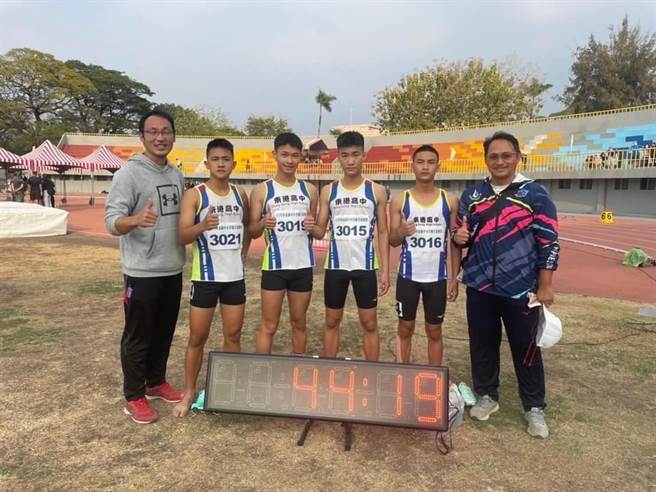 屏東中小聯運甫落幕，不少競賽項目都傳出破紀錄，當中東港高中派出的選手以44秒19打破國男400公尺接力高懸32年的大會紀錄。（東港高中提供／謝佳潾屏東傳真）