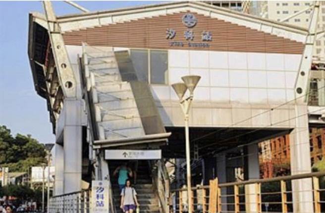 费鸿泰要求交通部，今年尽快提出汐科站的改善方案，提供安全又便民的铁路运输服务。(费鸿泰提供)