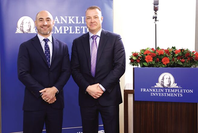 富兰克林邀请最新荣获指标基金奖的稳建双强基金经理人爱德华‧波克（右）、尚恩‧赫斯特（左）来台，与投资人面对面交流最即时的基金布局先机。图／富兰克林提供