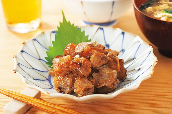 远东百货×city'super北海道展「EBISUPACK干贝风味炊饭材料／烤乌贼脚」，原价320元／包，活动期间全系列9折。city'super提供）