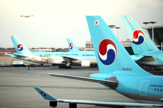 大韓航空班機起飛前驚見子彈！ 機上230人急疏散