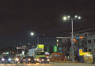 台南LED路燈6月底更換完成 年省近億電費
