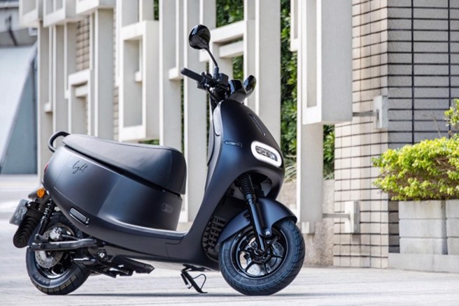 Gogoro首辆纯黑车款— 全新Gogoro Delight「本色黑」，以率性外表诠释纯粹自我。（陈大任摄）