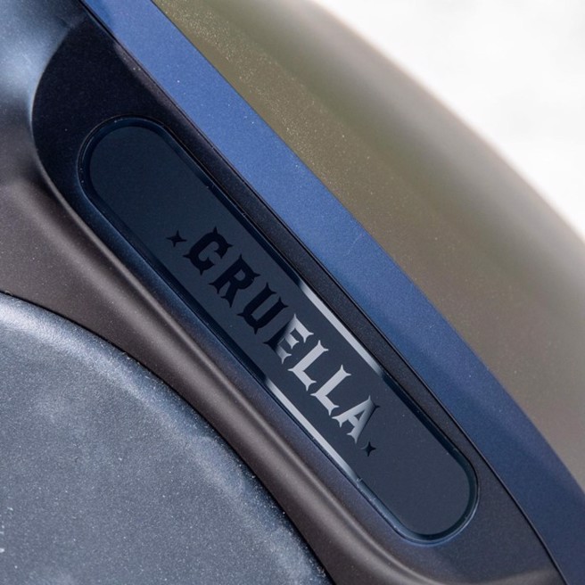 车头侧面的「车身客制化刻字」为最大特点。（陈大任摄）