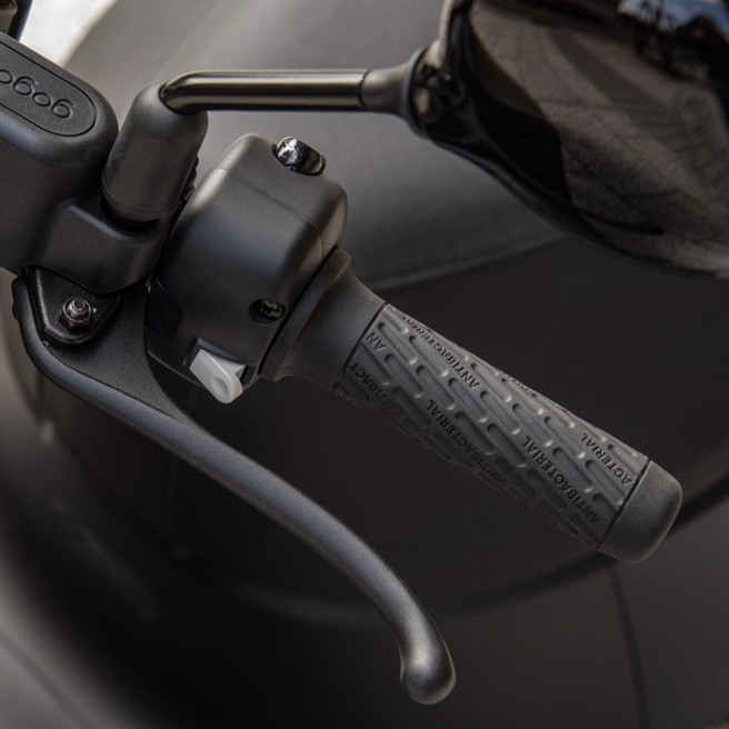 黑色抗菌手把。（陈大任摄）