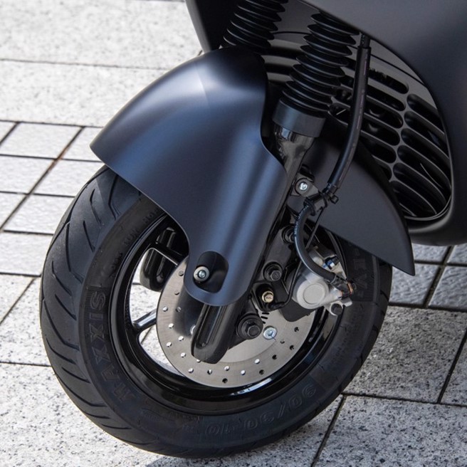 黑色铝合金轮圈。（陈大任摄）