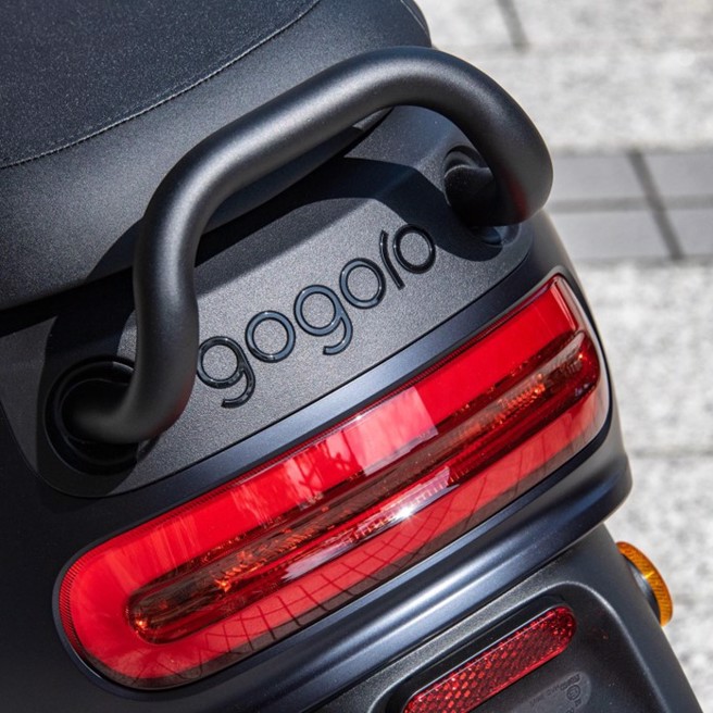 黑色后扶手。（陈大任摄）