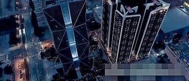 高雄蔡姓男子2018年在高雄港、高雄展览馆一带飞行，录下海港美景还Po上脸书，被检举裁罚30万元。（法务部行政执行署高雄分署提供／袁庭尧高雄传真）