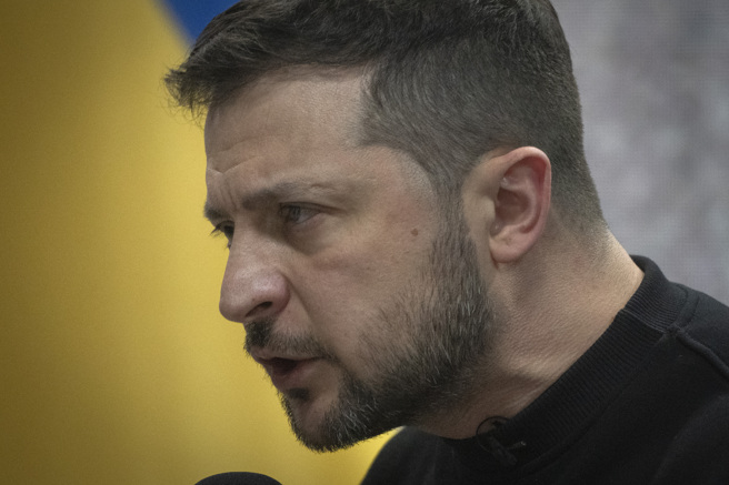 烏克蘭總統澤倫斯基（Volodymyr Zelenskyy）表示，俄方總共發射81枚飛彈，在西部利維夫州（Lviv）和東部城市第聶伯羅（Dnipro）分別造成5人和1人喪命。(圖/美聯社)
