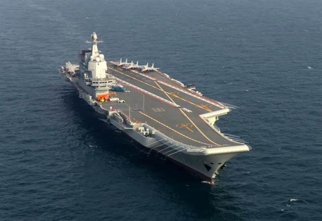 中国大陆首艘国产航母山东号近日出现在西太平洋。（中国国防部官网）