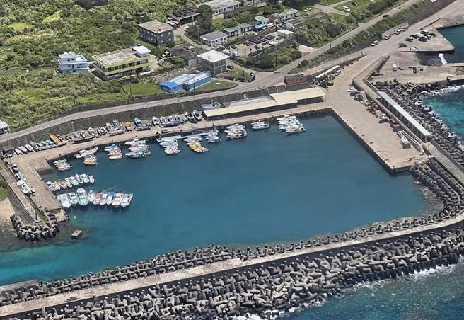 台东县政府获中央补助，将针对辖区14个渔港发展为游艇码头进行评估，图为兰屿开元港。（庄哲权摄）