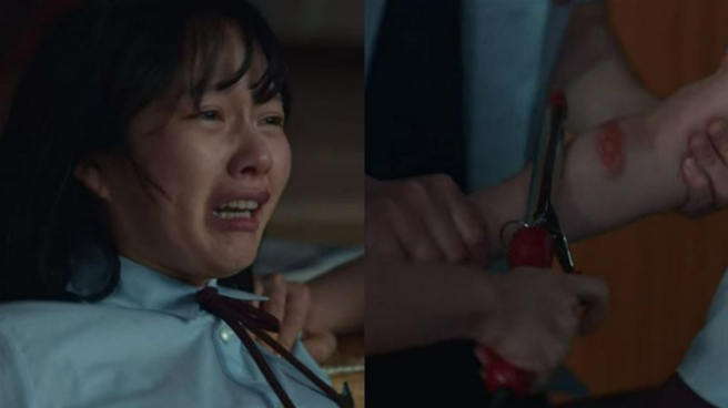 《黑暗榮耀》主軸以女主角文同垠學生時期被霸凌，長大後決定復仇，此劇也讓校園霸凌議題引起討論，近日韓網有人爆料導演學生時期就是霸凌者。（圖／摘自Netflix）