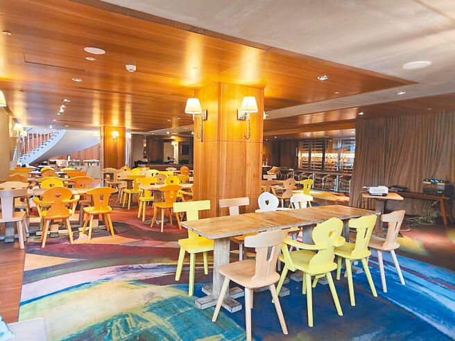 S Restaurant & Bar邀请法国设计名家操刀，设计出艺术飨宴般的环境。（S Hotel提供）饮酒过量 有害健康