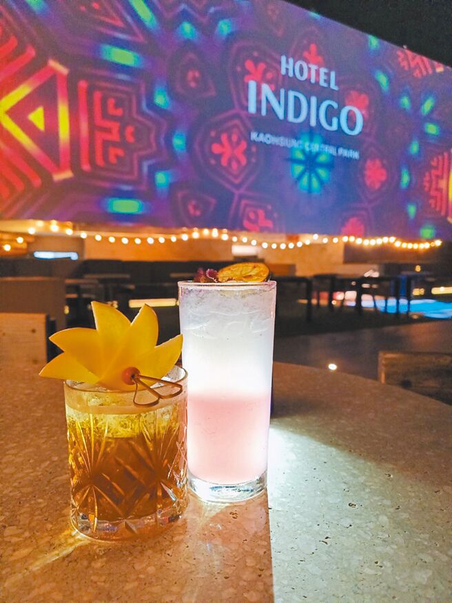 Pier No.1推活动赠送调酒活动。（高雄英迪格酒店提供）饮酒过量 有害健康