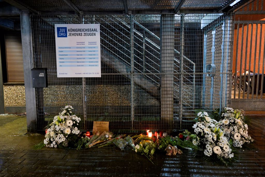 一名心怀不满的「耶和华见证人」教派前成员，昨晚在汉堡开枪杀害6名会众后举枪自尽。（图／路透社）(photo:ChinaTimes)