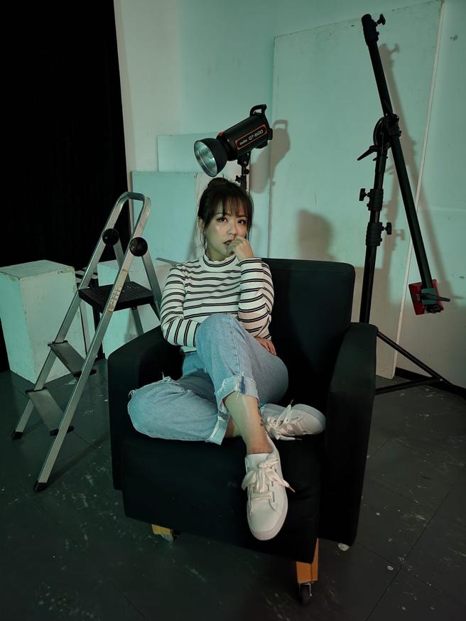 使用三星Galaxy Z Flip4进行夜拍时，会随状况而变动曝光的秒数，但成像会自然作色彩平衡，照片也更明亮，效果显得相当自然也不失锐利感。（手机实拍画面）