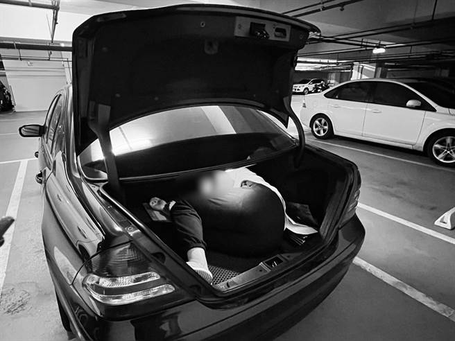 新竹1名温姓男子紧急打电话报警，称自己被关在车厢，请警察赶快来救他，警方听了不敢大意，担心男子被当人质，火速驱车前往MOTEL救人。图片仅为示意，与事件无关。（王惠慧摄）