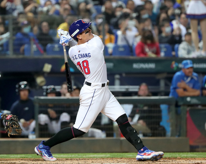 旅美好手张育成对义大利之战敲出追平2分炮。（资料照，郑任南摄）