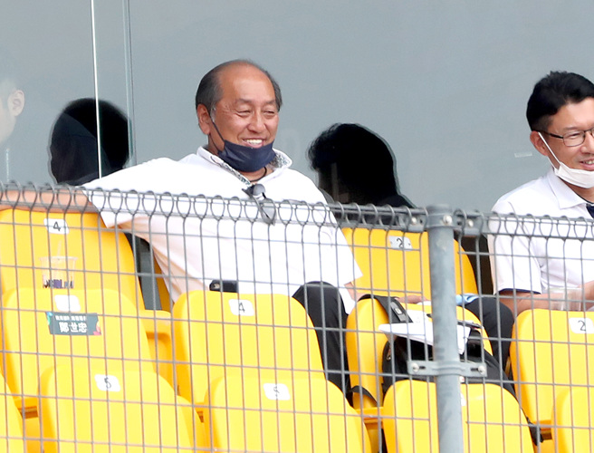 西武狮总经理渡边久信特地来台观看吴念庭表现。（郑任南摄）