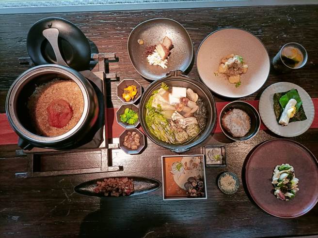 日式餐厅「飞花落院」将每月1日定为「蔬食日」，以「挺在地，食当令」诠释各类蔬食。（陈淑娥摄）