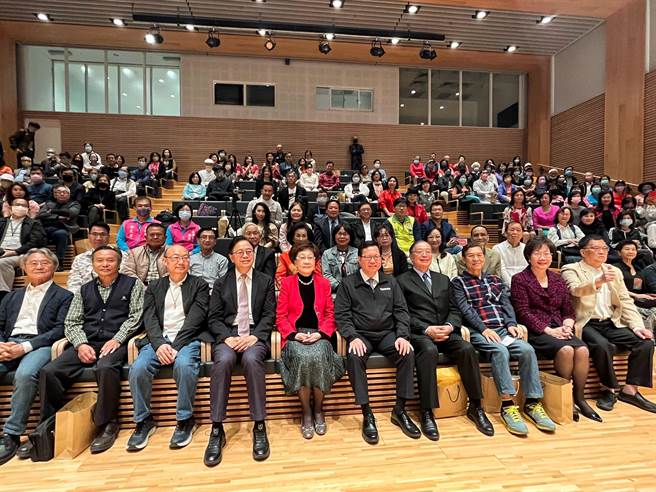 前副总统、前桃园县长吕秀莲的《吕秀莲作品集》今天发布。（陈梦茹摄）