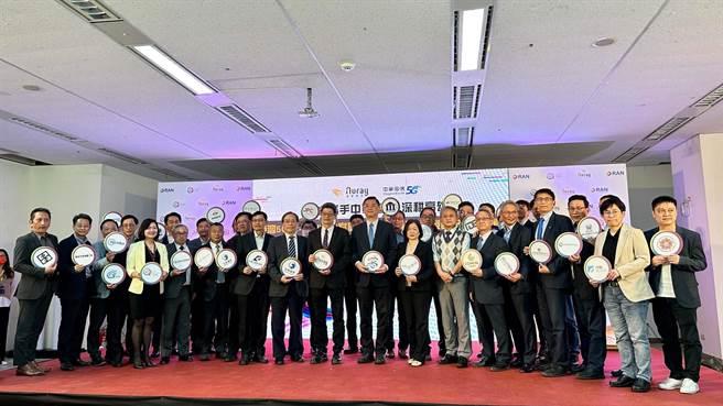 耀睿科技近日在位于高雄亚湾的中华电信成功大楼的5G O-RAN实验室启用，预计8年投资7500万元打造一站式资安与互通性测试实验室。（柯宗纬摄）