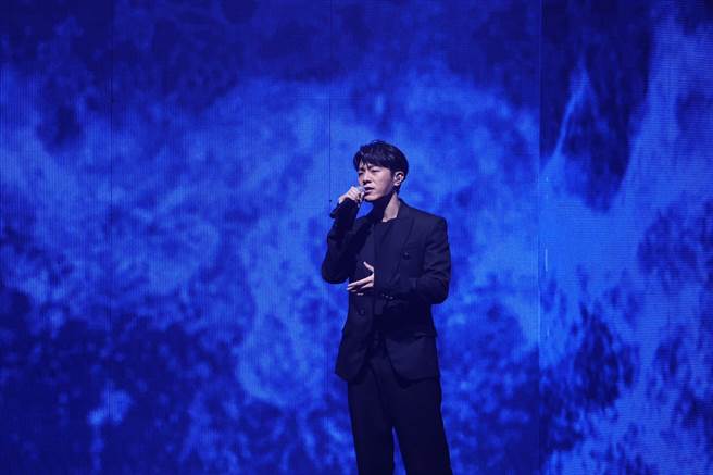 韦礼安重新演绎张雨生经典曲〈大海〉。（罗永铭摄）