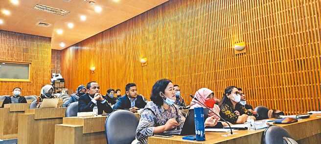 臺科大举办「循环经济与绿色创新资源」论坛，会中发言讨论热烈。图／臺科大提供