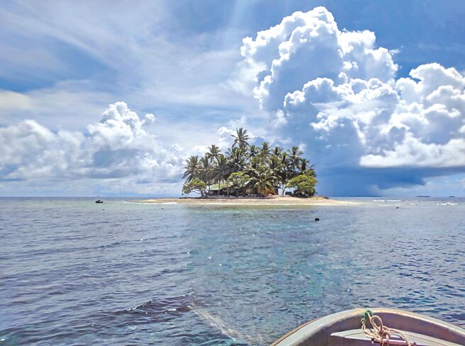 密克罗尼西亚是由散布在西太平洋的600个岛屿所组成的联邦国家，图为密国1座岛屿美景。（美联社）