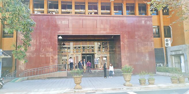 台湾东洋药品前董事长林荣锦指控东洋以不正当方法取证，提起民事损害赔偿，台北地院一审判决林败诉。(本报资料照片)