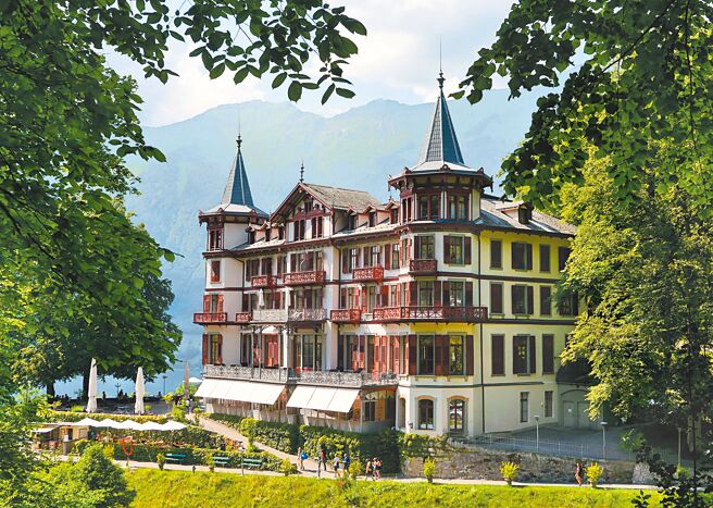 韩剧《爱的迫降》在瑞士的拍摄景点「吉斯河酒店」。（邓予立提供）