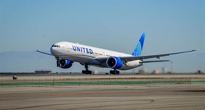 虽然陆赴美核酸要求取消，但中美航班短期内增加仍有困难，票价仍维持万元人币以上。（图：美国联合航空）