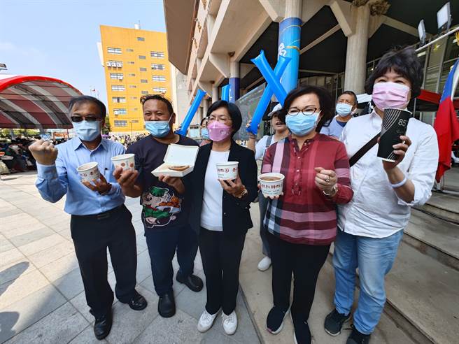 王惠美表示，昨天的荷蘭戰相信鄉親都非常興奮，希望今天能延續前兩天的勝利，拿下古巴贏得勝利。（吳建輝攝）