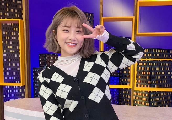 焦凡凡上节目聊旅游时曾经遭遇的扫兴事。（卫视中文台提供）