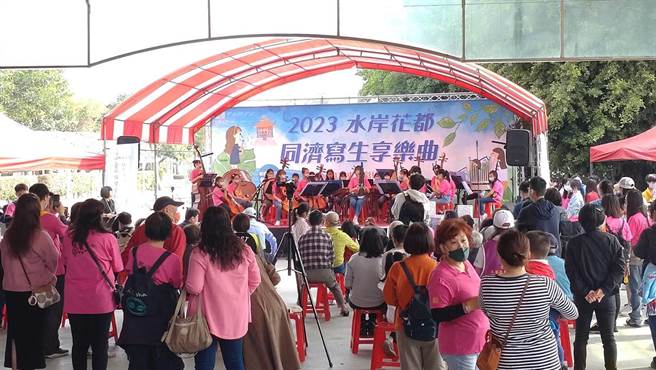 葫芦墩写生音乐会12日上午热闹登场。（陈清龙服务处提供／陈淑娥台中传真）