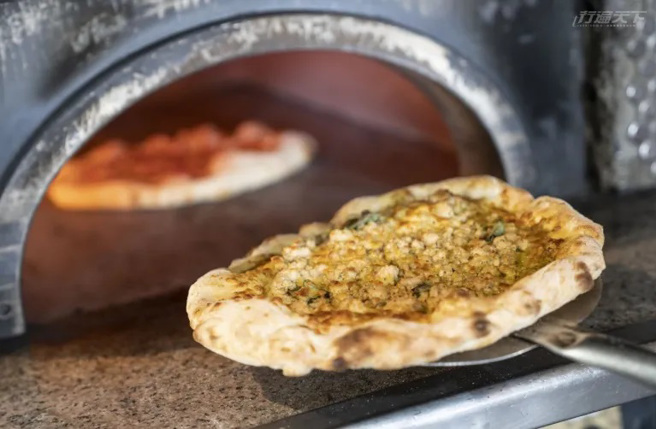 窯烤披薩。（圖／行遍天下提供）