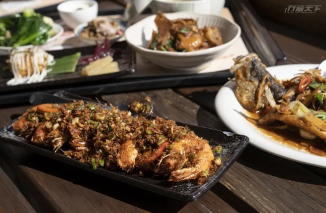 薑酥蔥爆蝦。（圖／行遍天下提供）