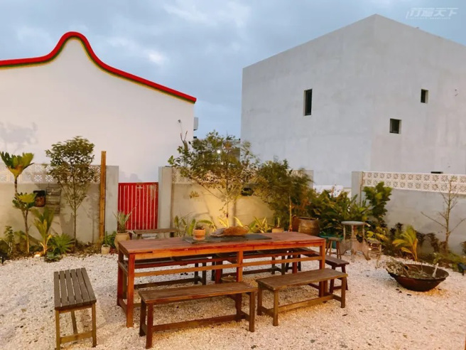 小島家老宅庭院種有許多香料食材。（圖／行遍天下提供）