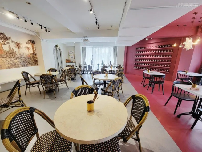 店內裝潢同樣走視覺系，每個角度都適合美拍。（圖／行遍天下提供）