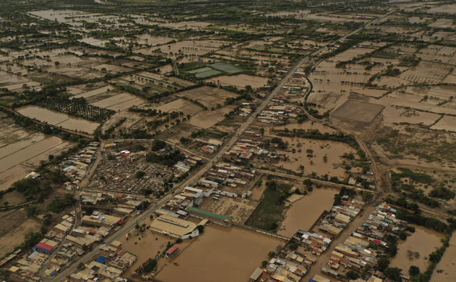 強烈颶風亞庫引發的洪災已導致6人喪生。（圖／美聯社）