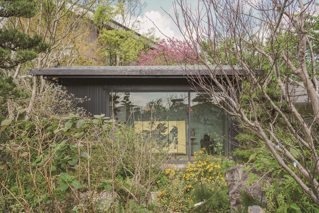 運用地被植物、草花類植物、矮灌木、小喬木構築成景觀庭園，營造出與大自然共生的環境。（攝影／Daniel） (2)