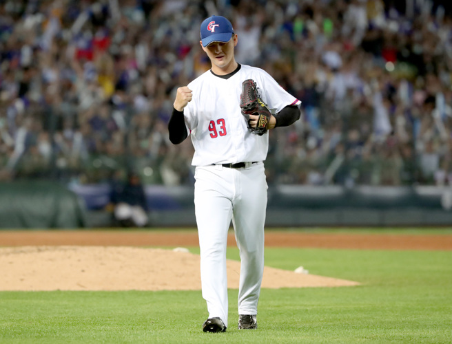 吴哲源称职扛起救火责任，完美封锁荷兰大联盟级打线。（郑任南摄）