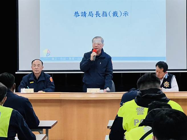 新北市警局长廖训诚亲自主持扩大临检勤教。（警方提供）