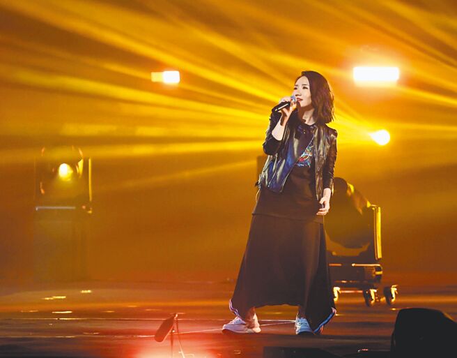 陶晶莹昨压轴送上〈我期待〉等歌。（罗永铭摄）