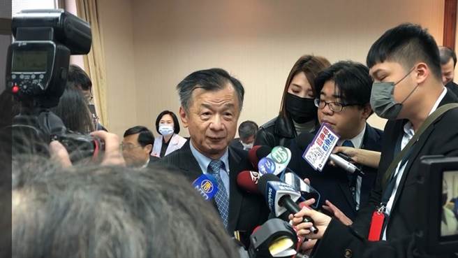 陆委会主委邱太三证实陈姓上兵人在大陆，并表示海基会昨日已发文联繫对岸，但「已读不回」，希望陆方尽快完成相关调查程序。（朱绍圣摄）